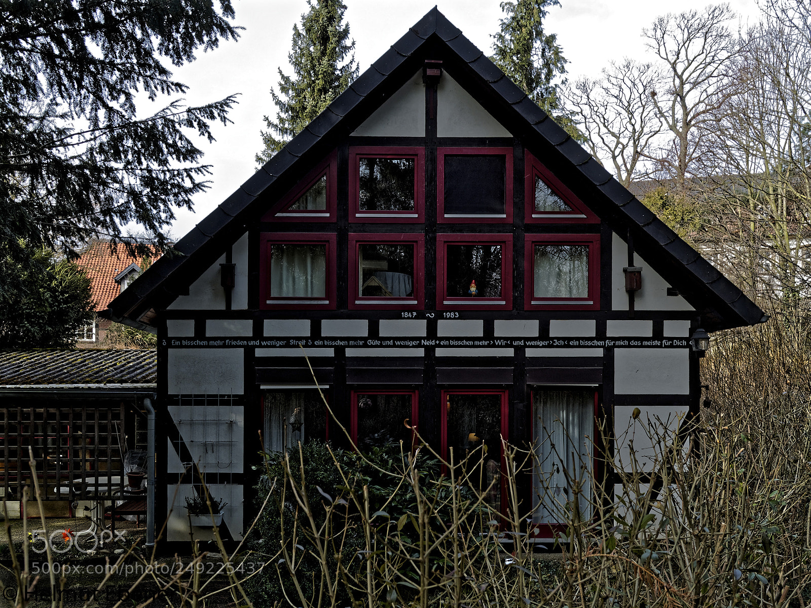 Olympus OM-D E-M5 sample photo. Sz-ringelheim, architektur photography