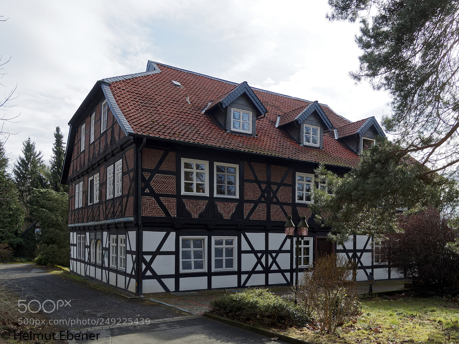 Olympus OM-D E-M5 sample photo. Sz-ringelheim, architektur photography