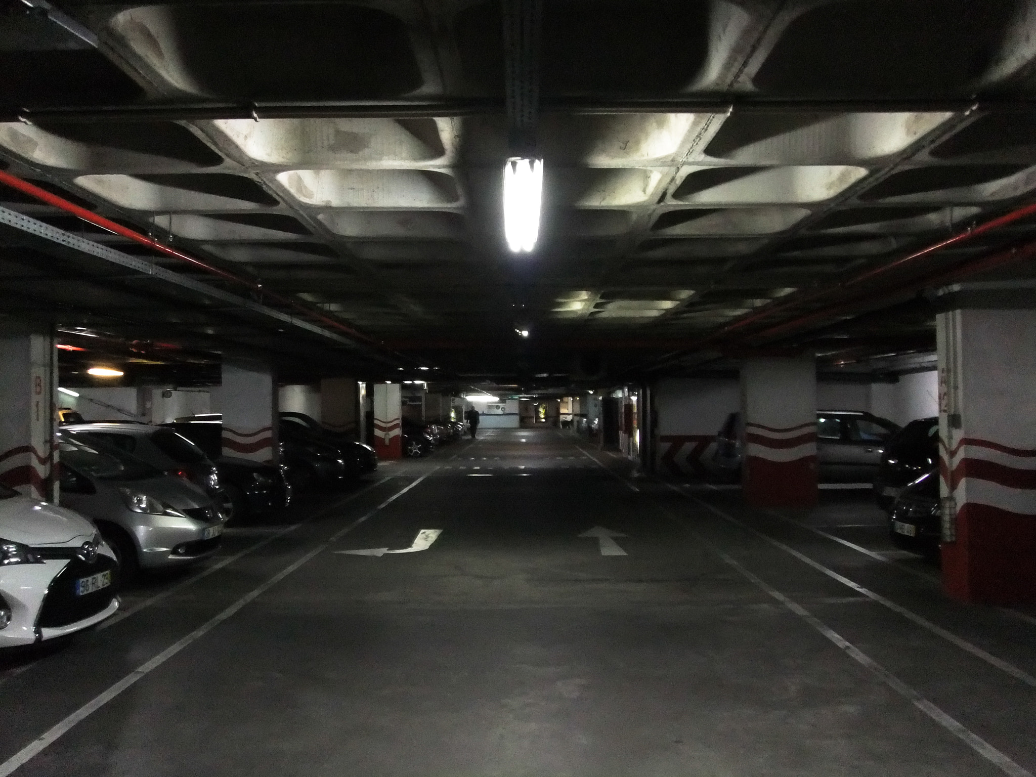FujiFilm FinePix Z800EXR (FinePix Z808EXR) sample photo. Underground parking photography