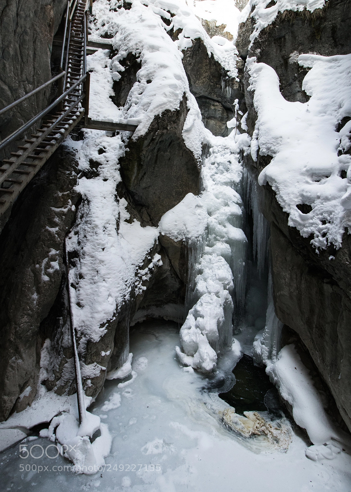 Canon EOS M5 sample photo. Bärenschützklamm: eingefroren photography