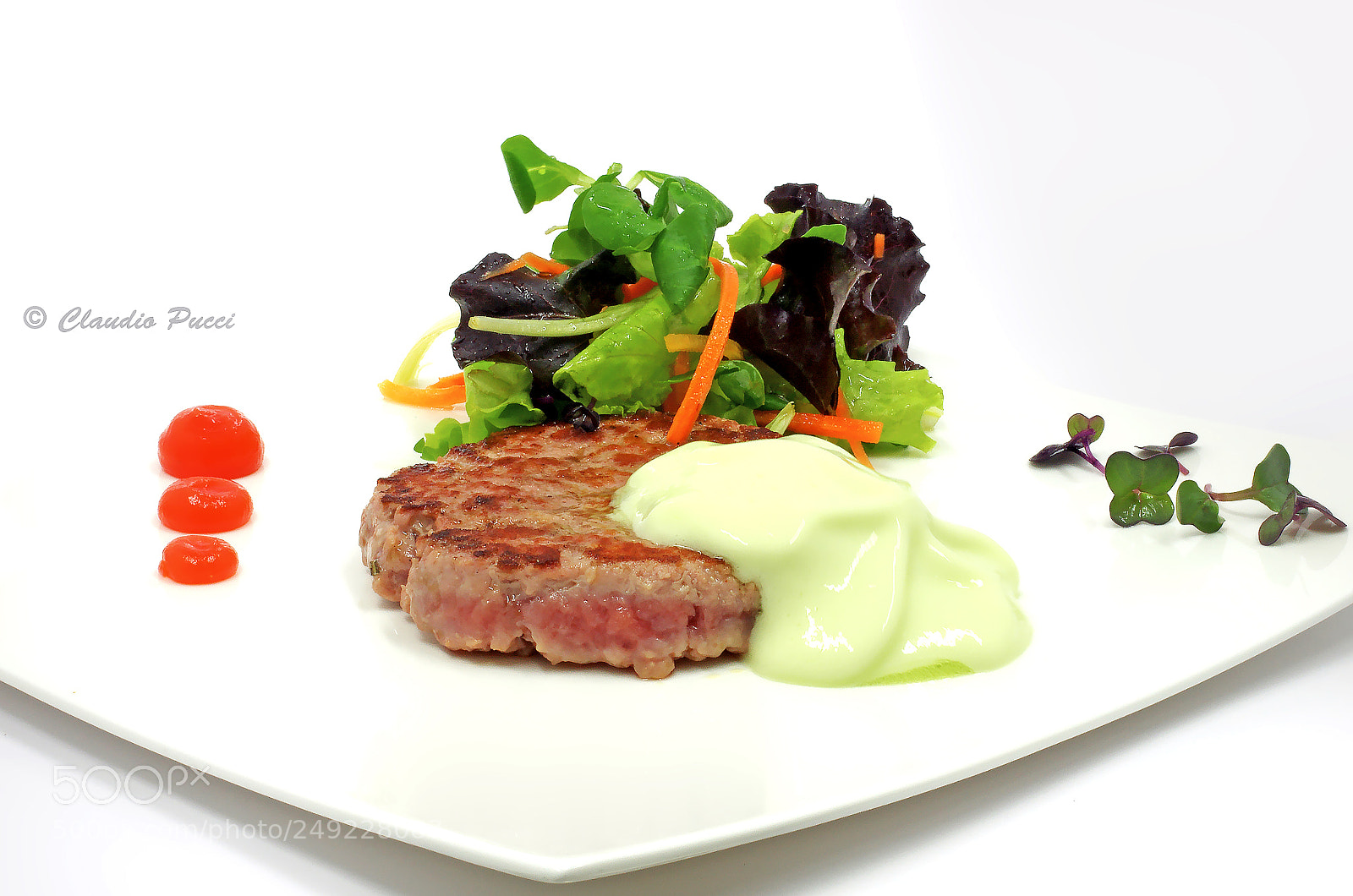 Pentax K-5 sample photo. Hamburger di tonno con photography