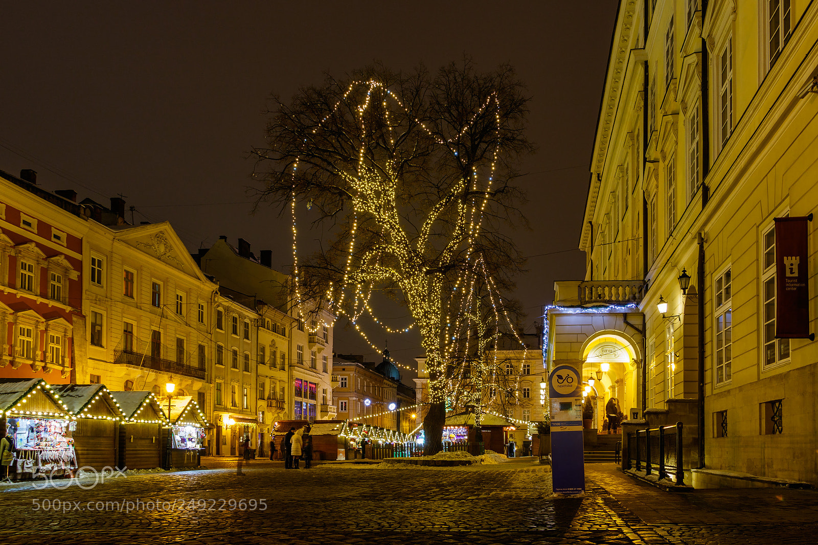 Canon EOS 7D Mark II sample photo. Christmas lights photography