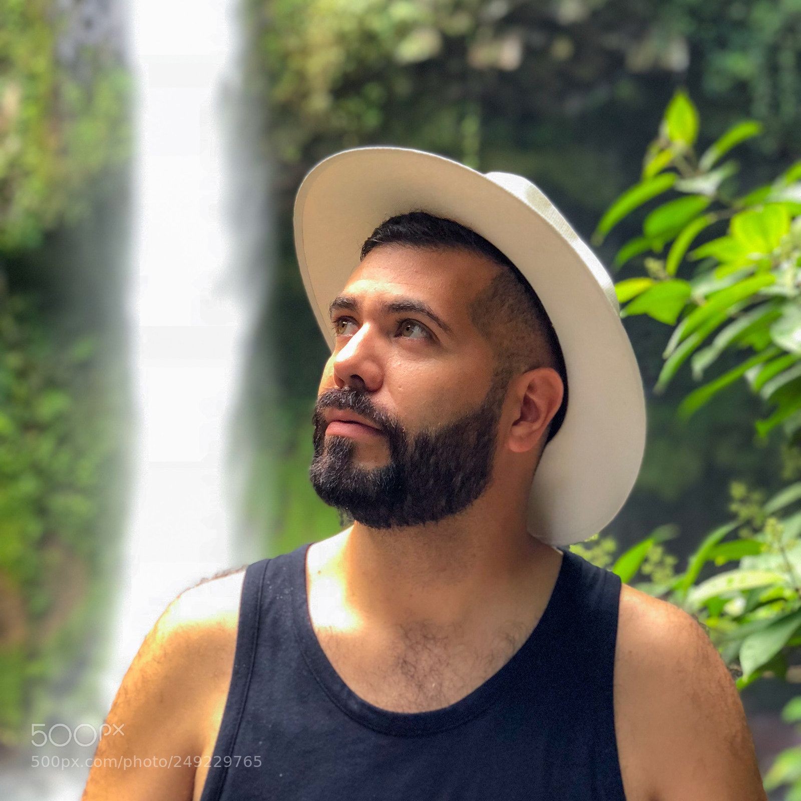 Apple iPhone X sample photo. Retrato en la cascada photography