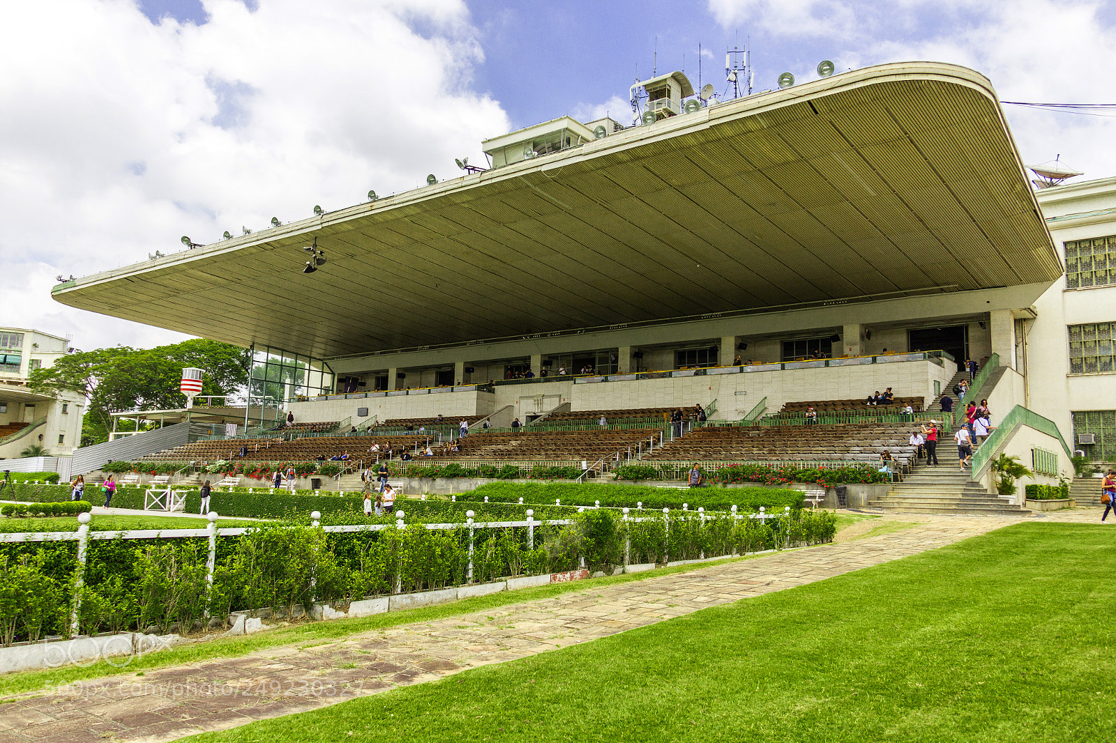 Canon EOS 700D (EOS Rebel T5i / EOS Kiss X7i) sample photo. Jockey club de s photography