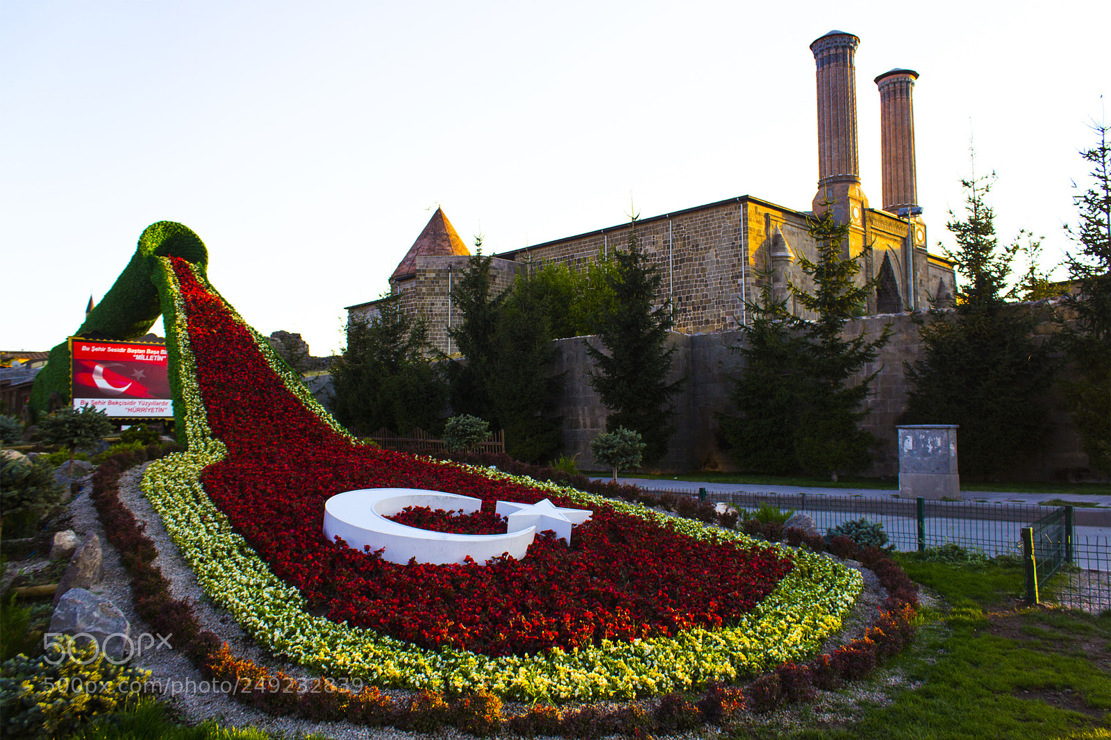 Canon EOS 600D (Rebel EOS T3i / EOS Kiss X5) sample photo. Erzurum the double minaret photography