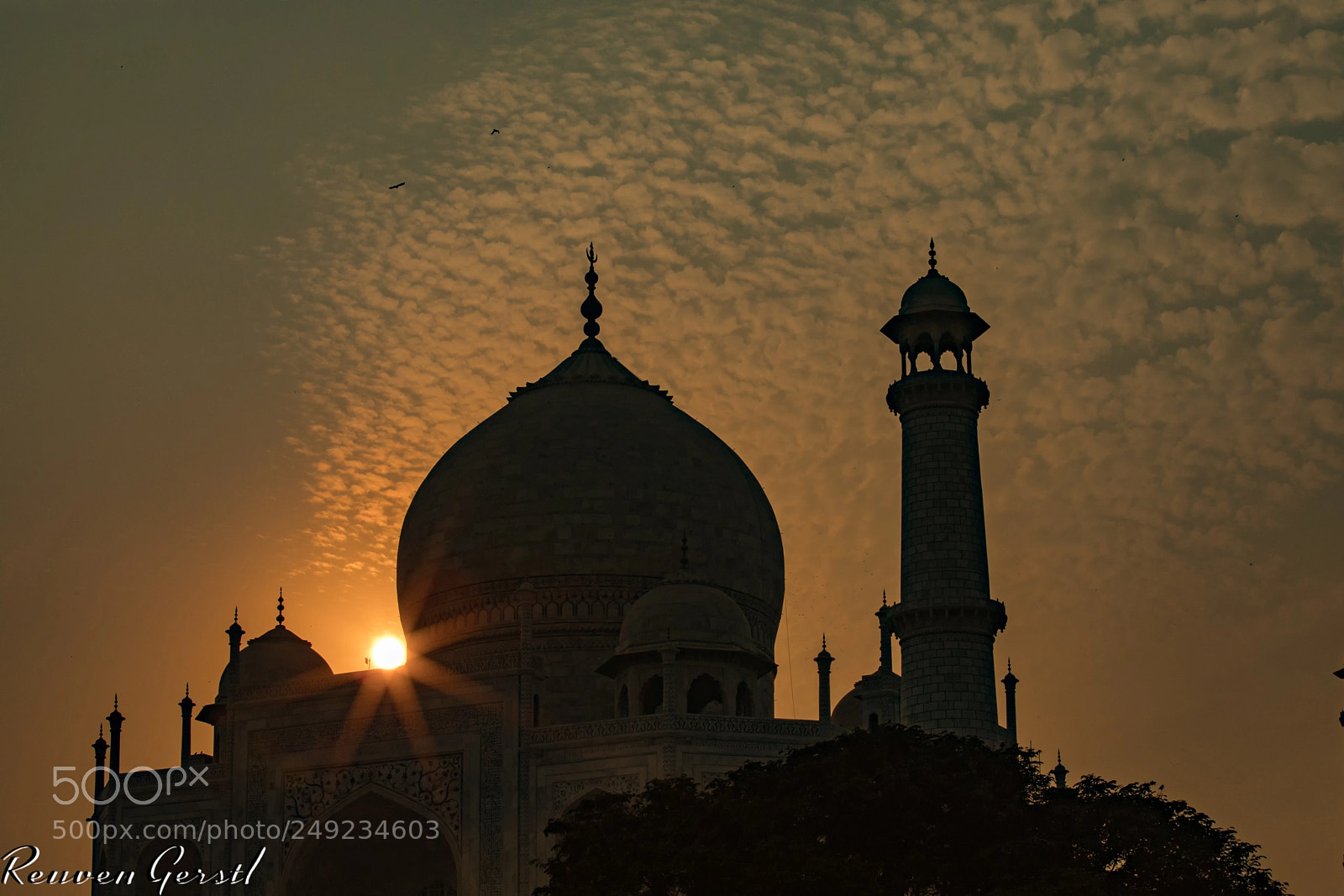 Canon EOS 5D Mark IV sample photo. Sunset at the taj photography