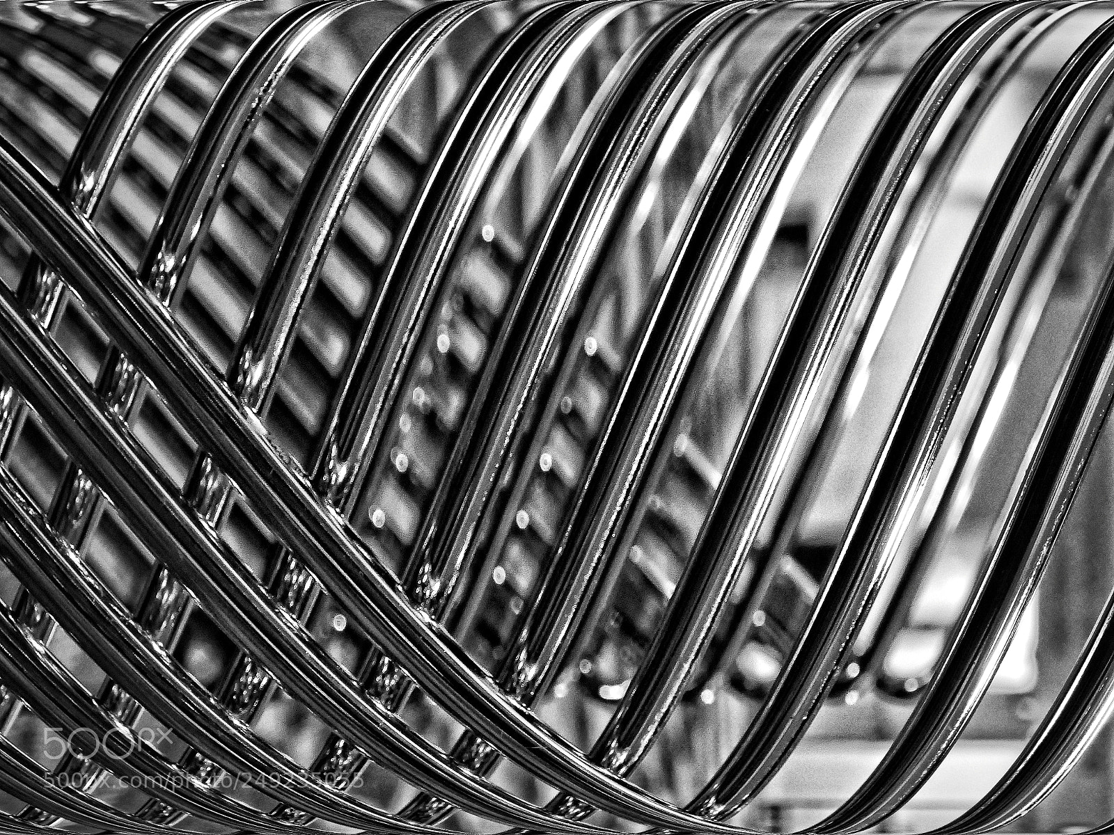 Panasonic Lumix DMC-FZ1000 sample photo. Wavy chrome photography