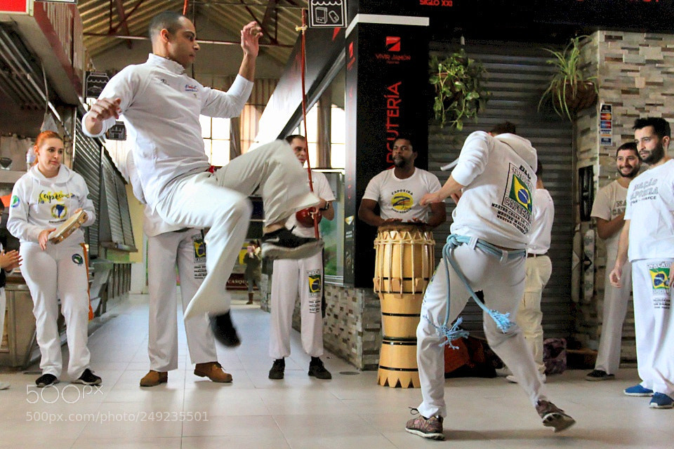 Canon EOS 500D (EOS Rebel T1i / EOS Kiss X3) sample photo. Capoeira photography