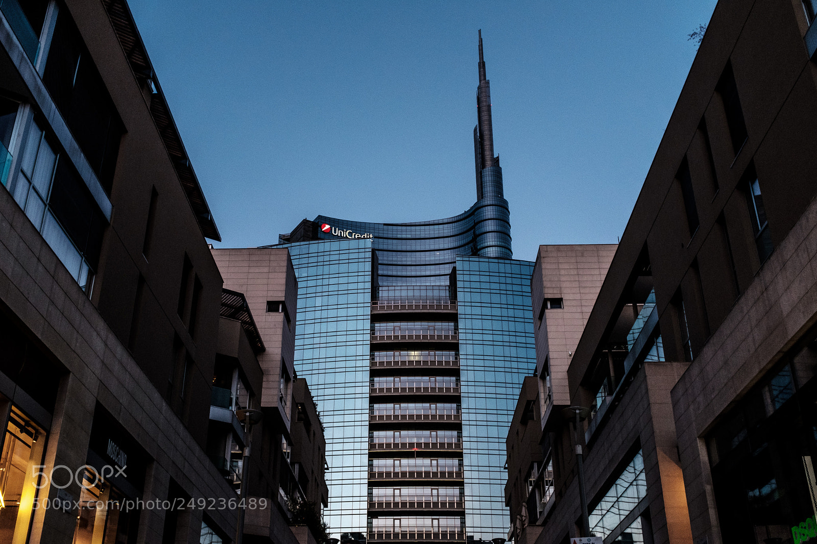 Fujifilm X100F sample photo. Tower unicredit photography