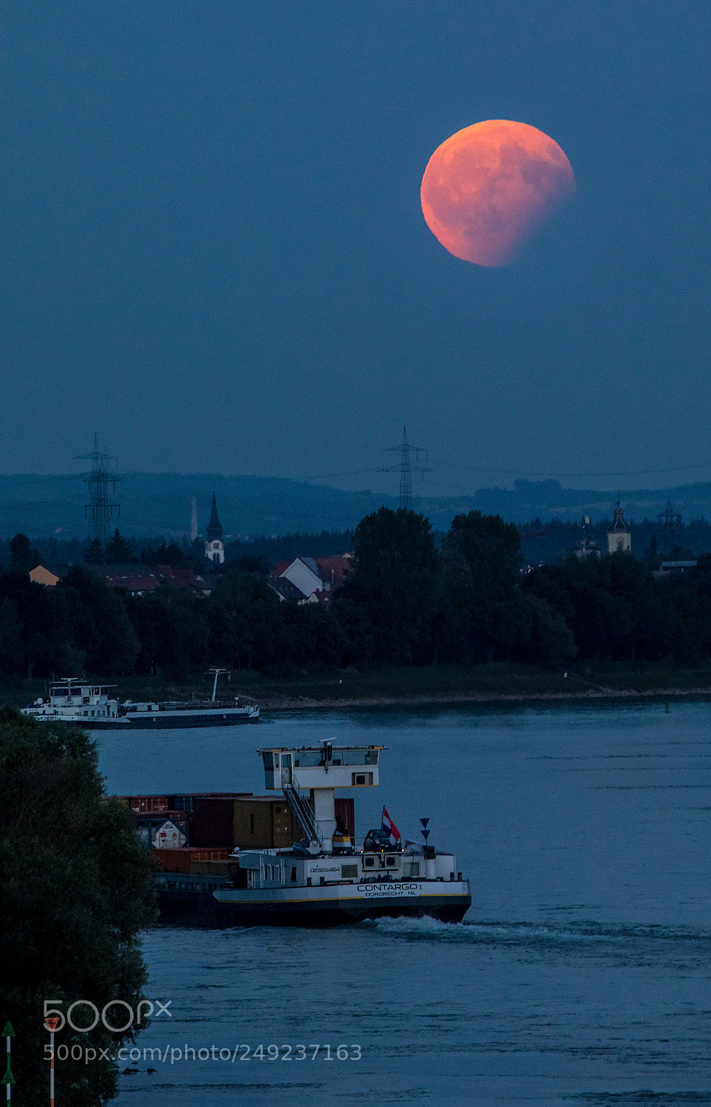 Canon EOS 5D Mark IV sample photo. Lunar eclipse photography