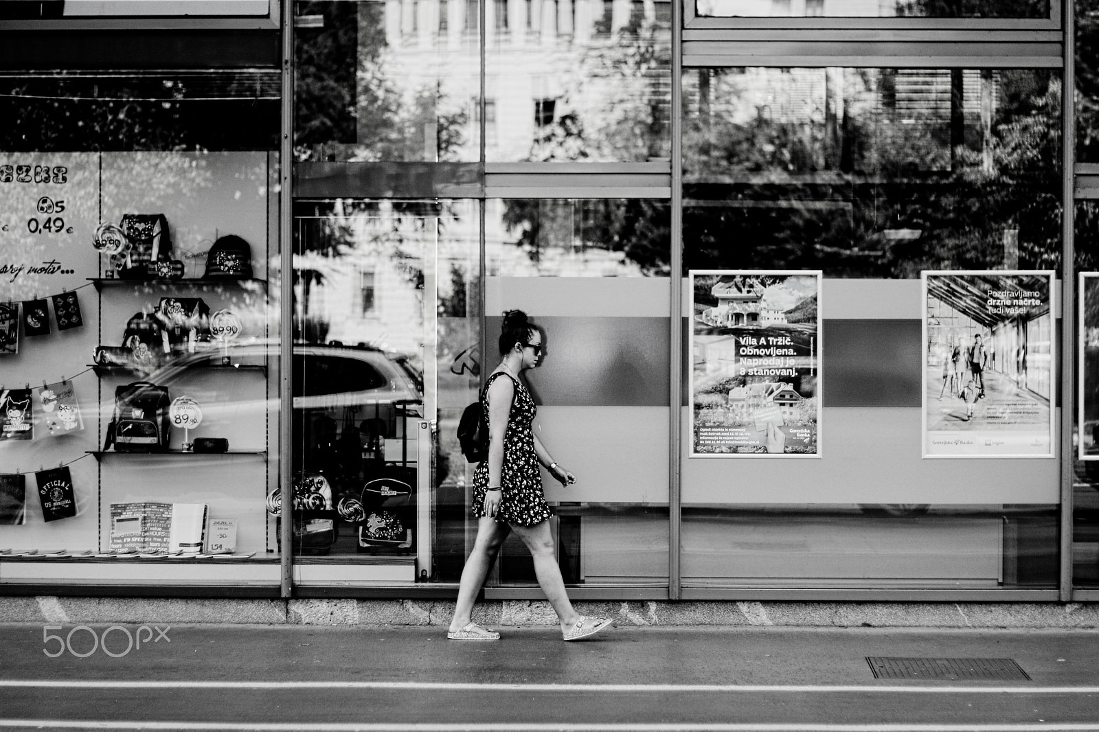 Canon EOS 750D (EOS Rebel T6i / EOS Kiss X8i) sample photo. The girl in the reflex photography