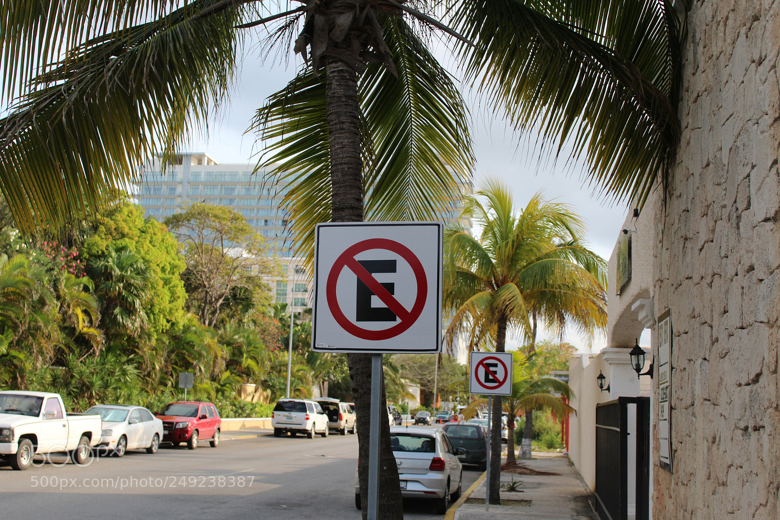 Canon EOS 1200D (EOS Rebel T5 / EOS Kiss X70 / EOS Hi) sample photo. Sign photography