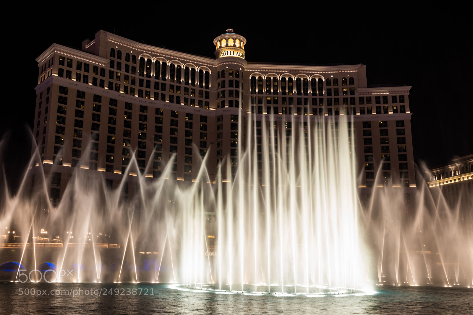 Canon EOS 5D Mark IV sample photo. The bellagio fountains photography
