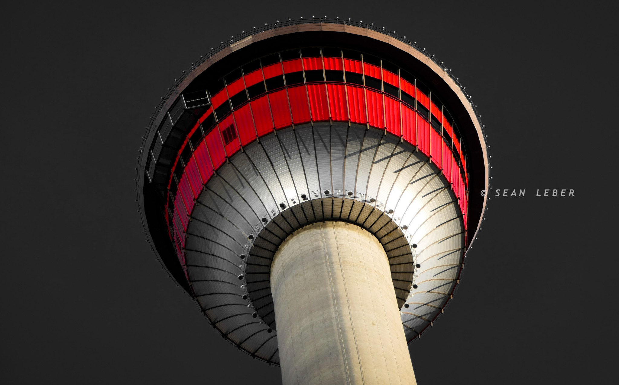 Panasonic Lumix DMC-FZ2500 (Lumix DMC-FZ2000) sample photo. Calgary tower photography