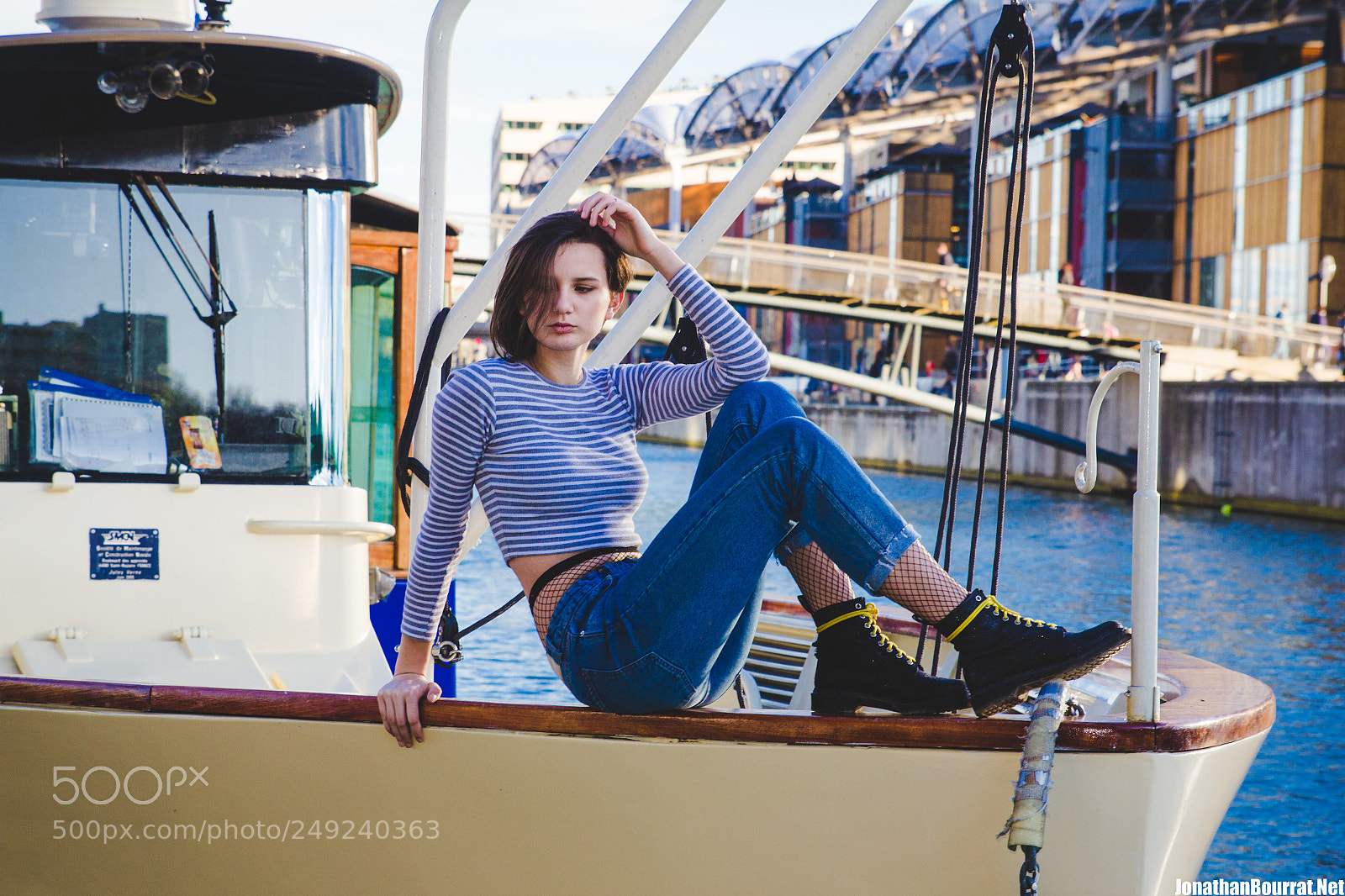 Canon EOS 60D sample photo. Portrait book sur lyon photography
