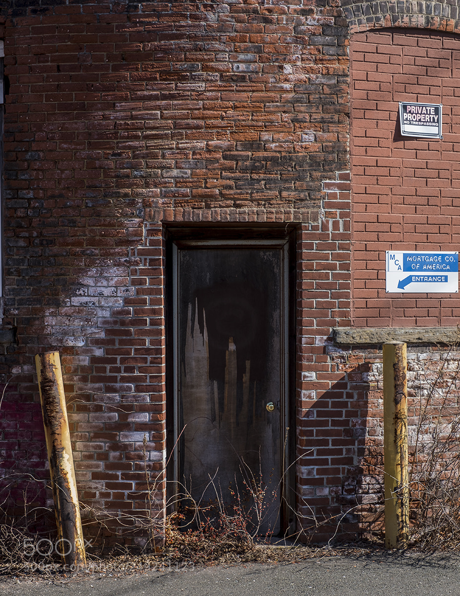 Fujifilm X-T2 sample photo. Forgotten door photography