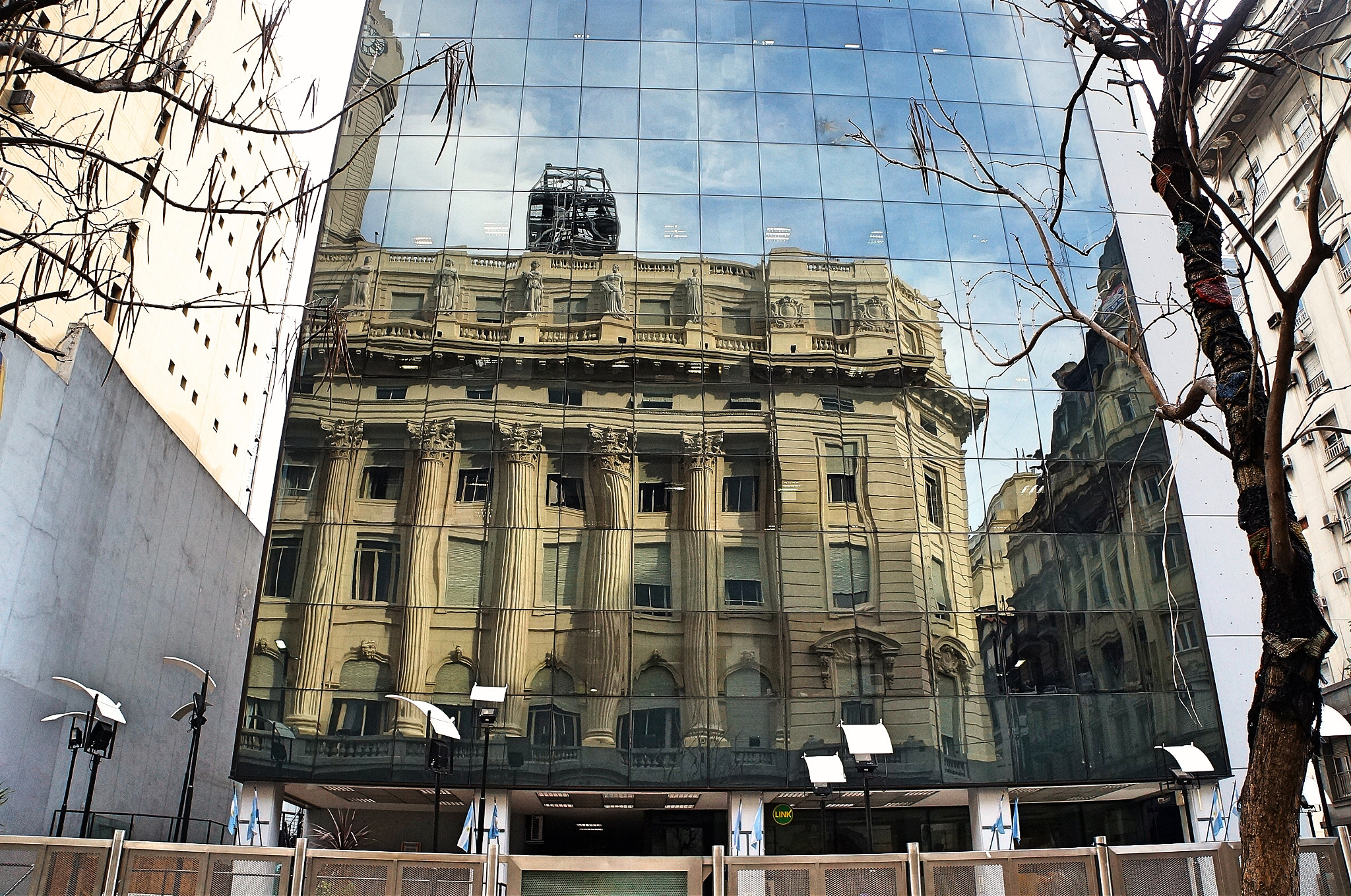 Sony Alpha NEX-F3 sample photo. Reflections photography