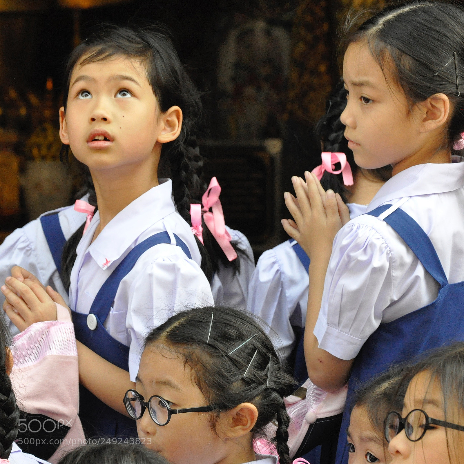 Nikon D90 sample photo. Group of female buddhist photography
