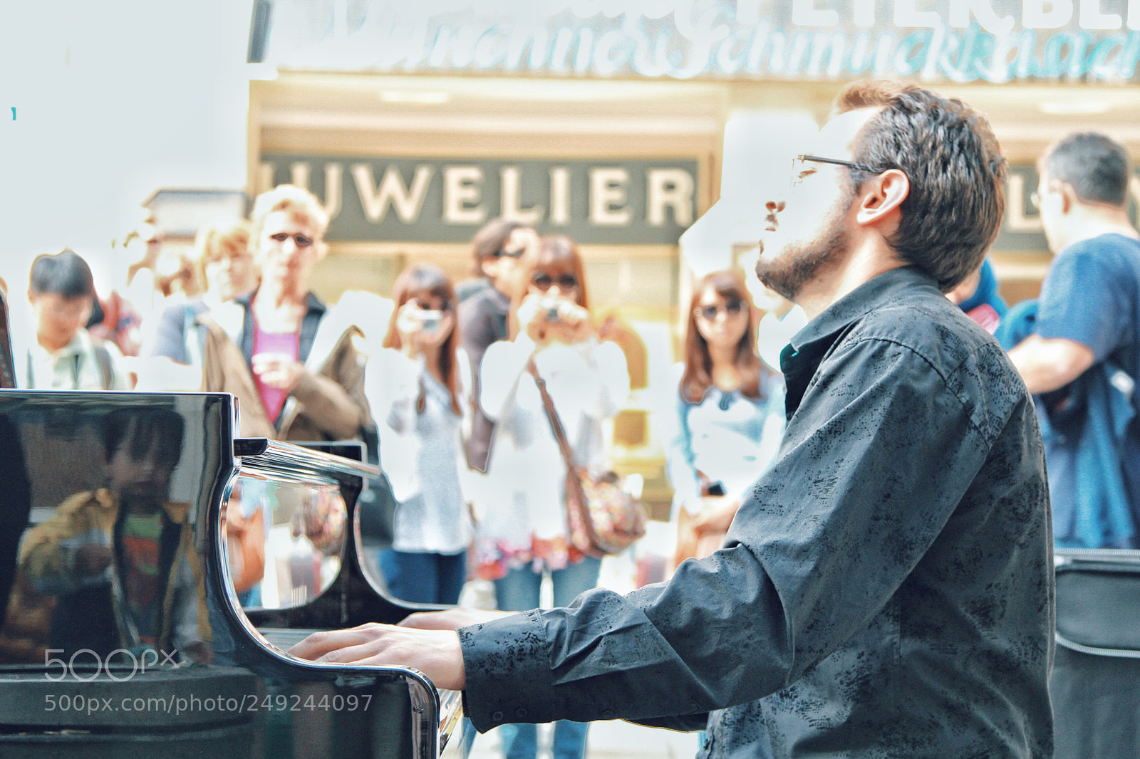 Canon EOS 60D sample photo. If a street performer photography