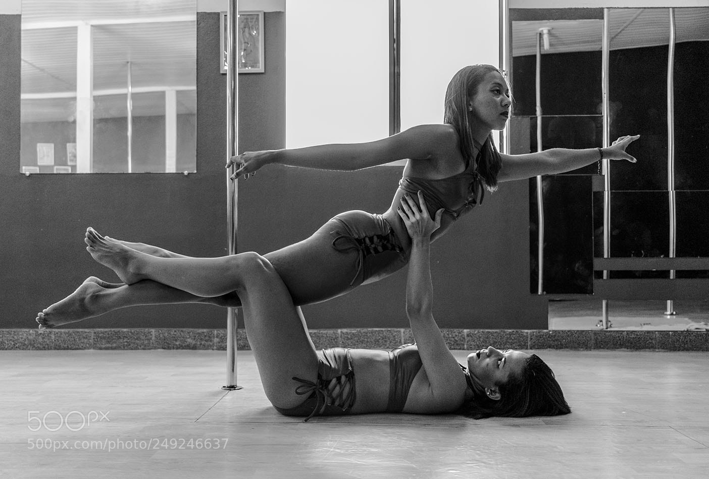 Canon EOS 1300D (EOS Rebel T6 / EOS Kiss X80) sample photo. Pole dance photography