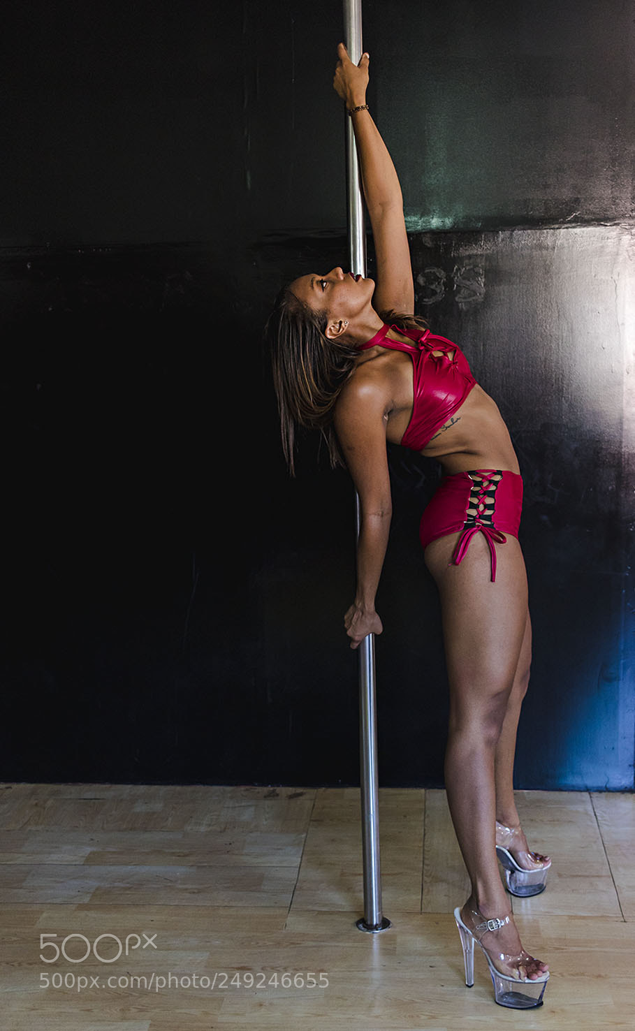 Canon EOS 1300D (EOS Rebel T6 / EOS Kiss X80) sample photo. Pole dance photography