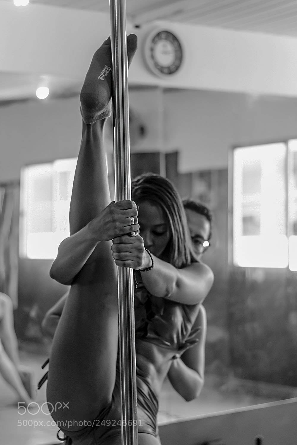 Canon EOS 1300D (EOS Rebel T6 / EOS Kiss X80) sample photo. Pole dance photography