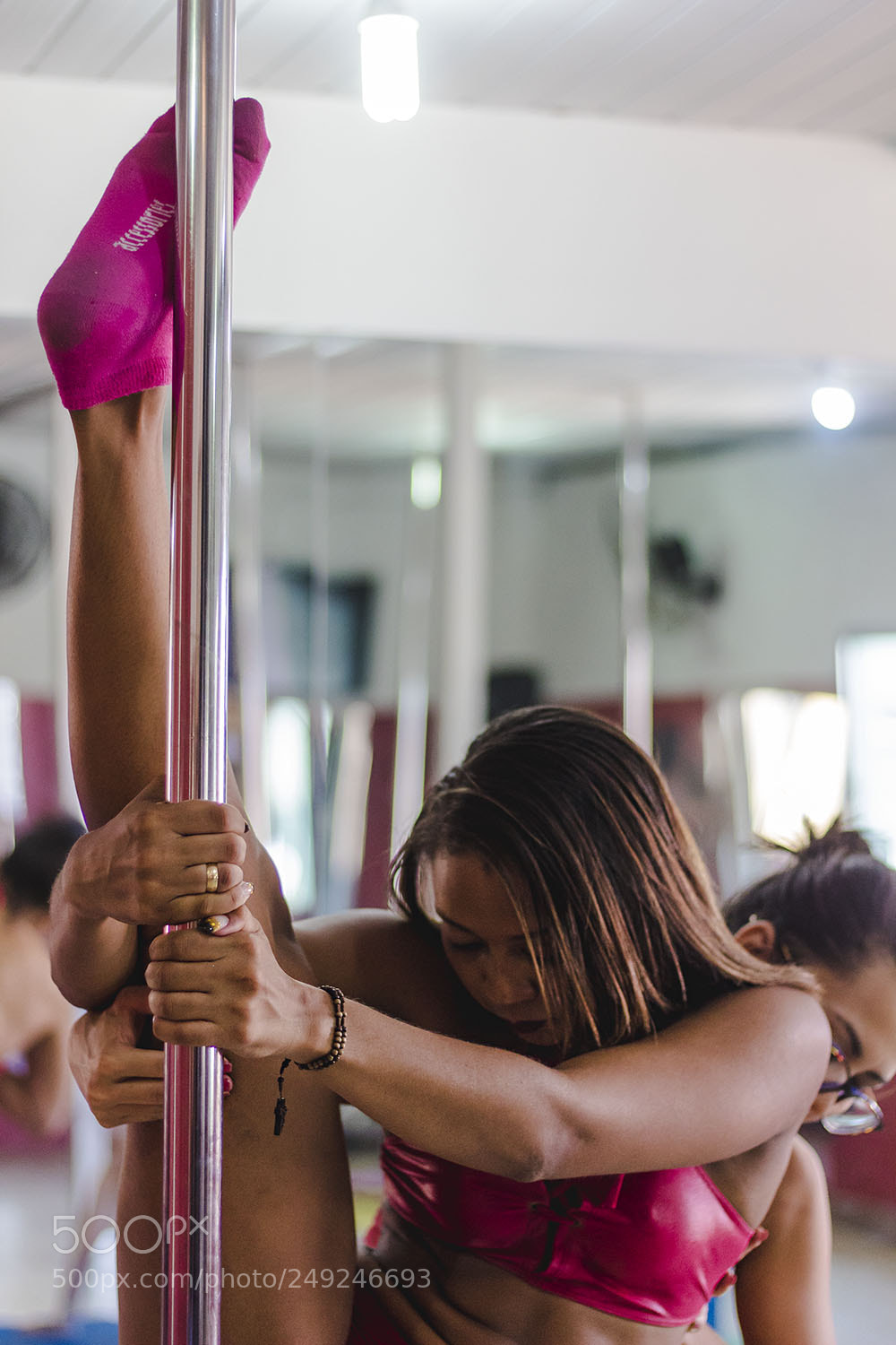 Canon EOS 1300D (EOS Rebel T6 / EOS Kiss X80) sample photo. Pole dance photography