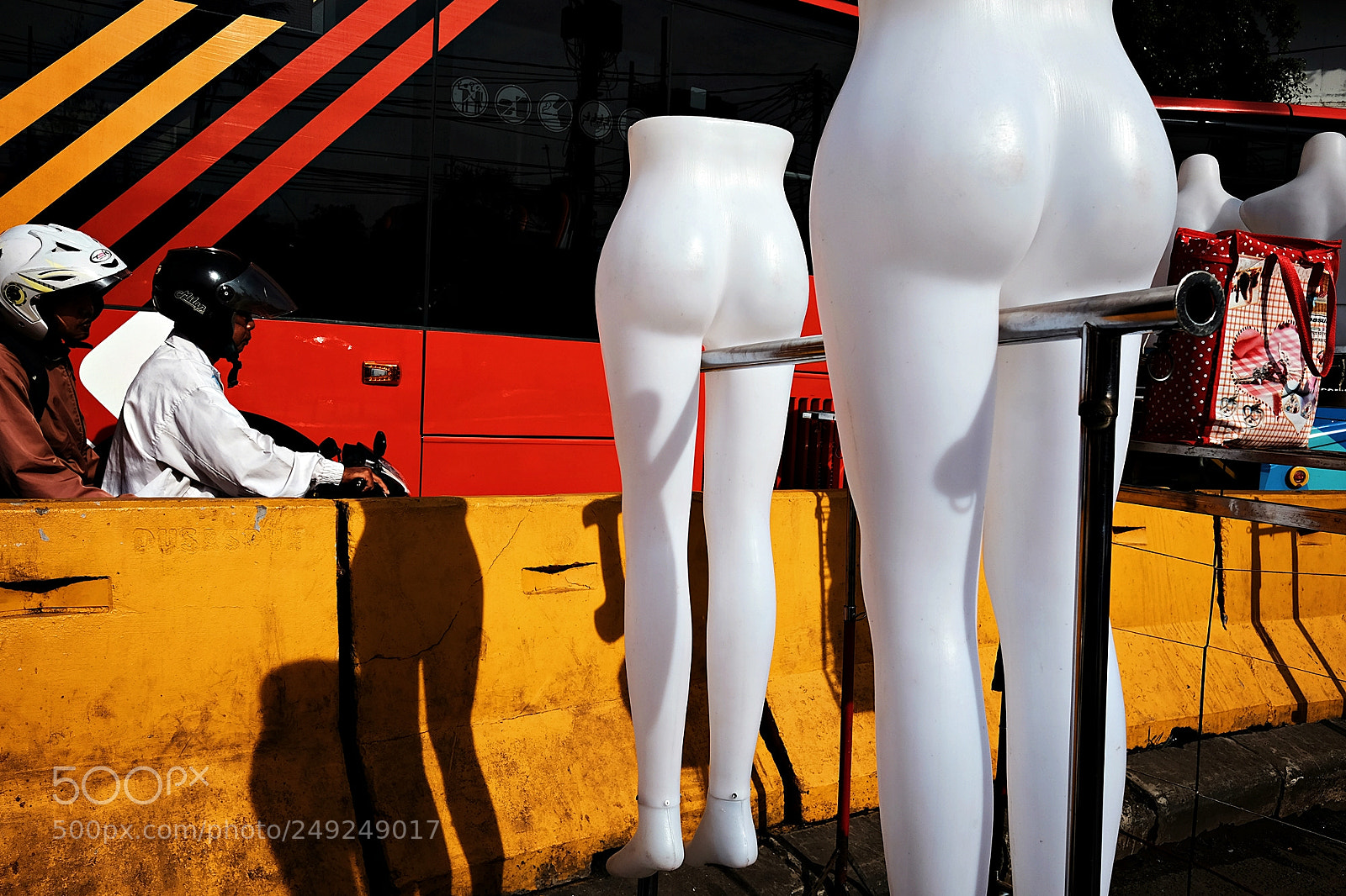 Fujifilm X70 sample photo. Victim photography