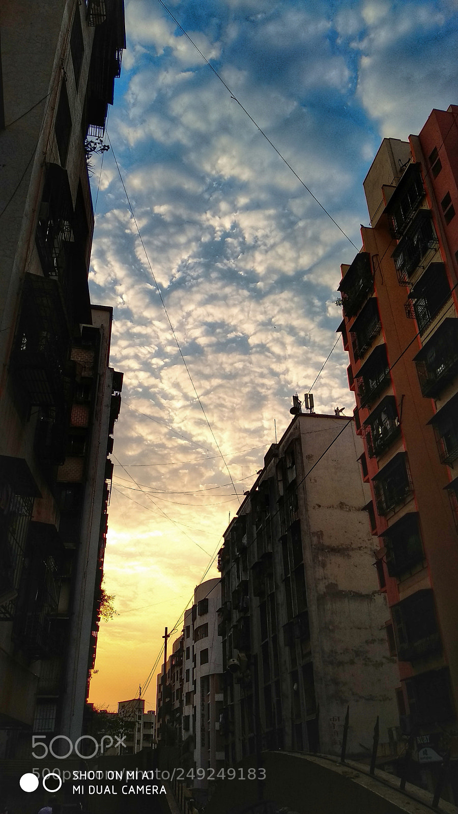 Xiaomi Mi A1 sample photo. Cloud burn photography