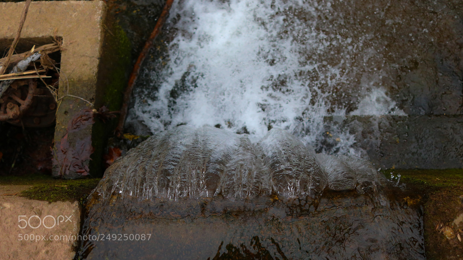 Canon EOS 750D (EOS Rebel T6i / EOS Kiss X8i) sample photo. Flowing photography