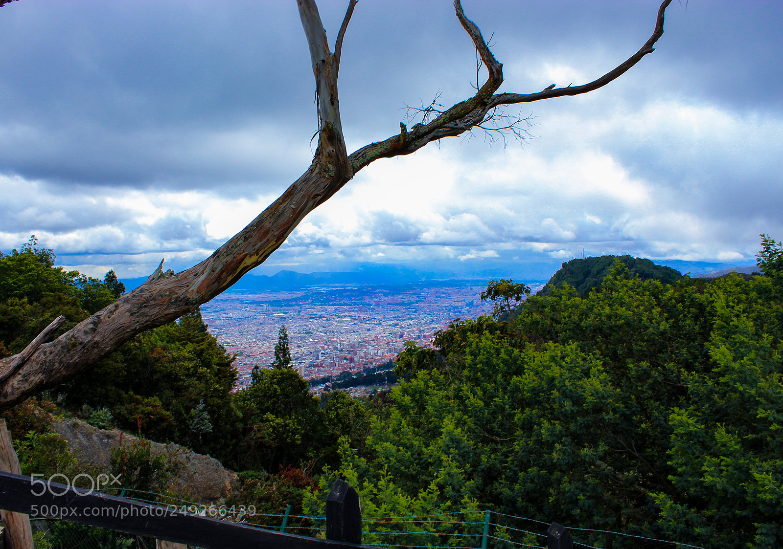 Canon EOS 1200D (EOS Rebel T5 / EOS Kiss X70 / EOS Hi) sample photo. Monserrate landscape photography