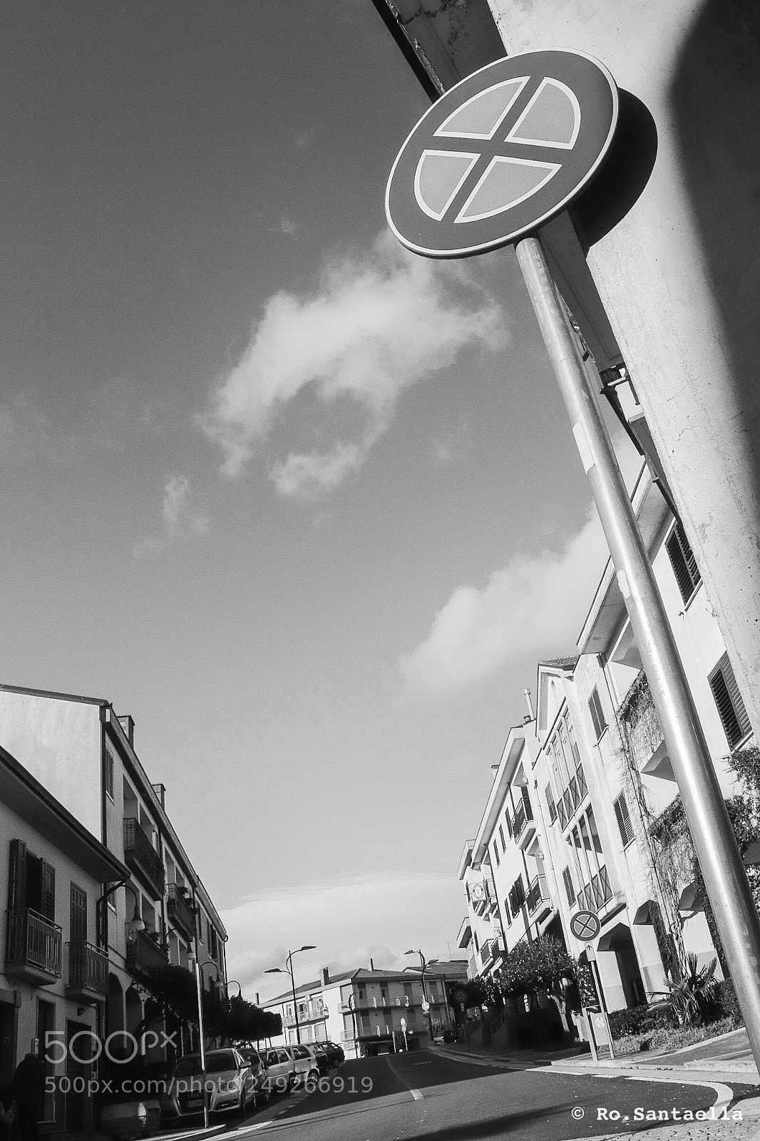 Canon EOS 200D (EOS Rebel SL2 / EOS Kiss X9) sample photo. Ciudad, calles de lioni.... photography
