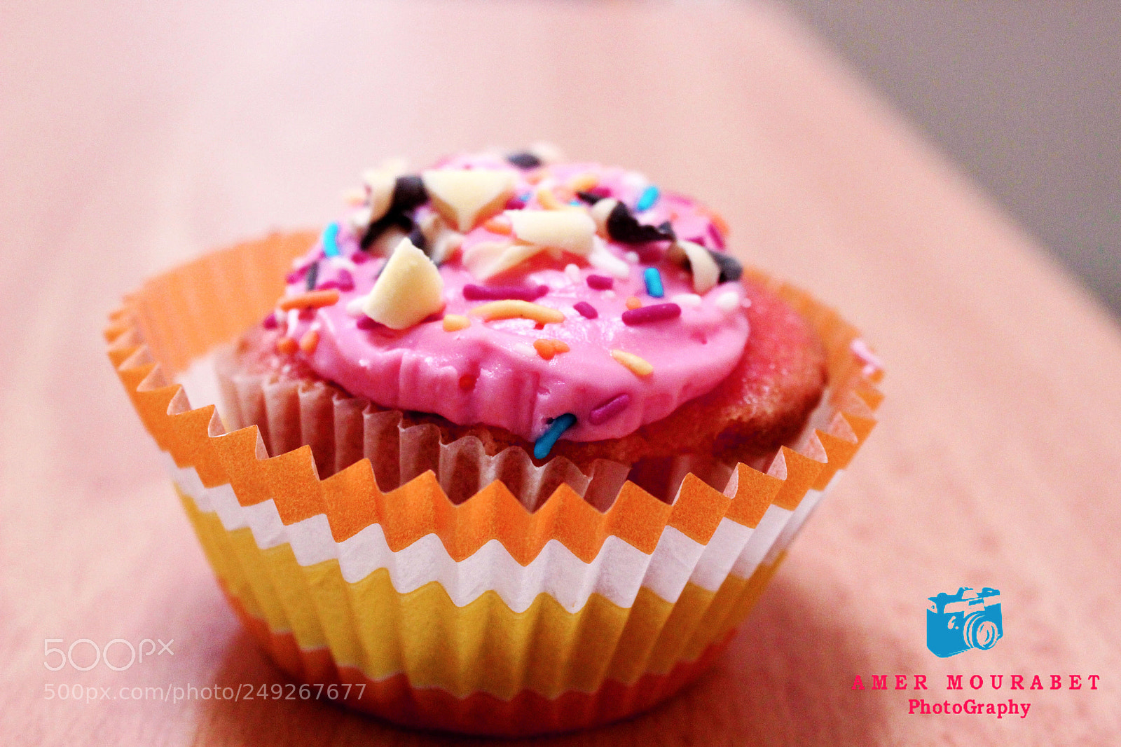 Canon EOS 600D (Rebel EOS T3i / EOS Kiss X5) sample photo. Cupcake photography