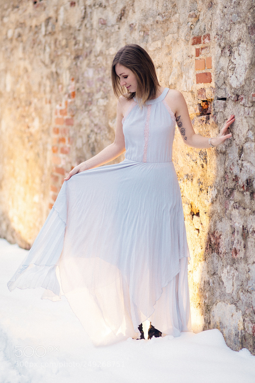 Canon EOS 5D Mark IV sample photo. Shining dress photography