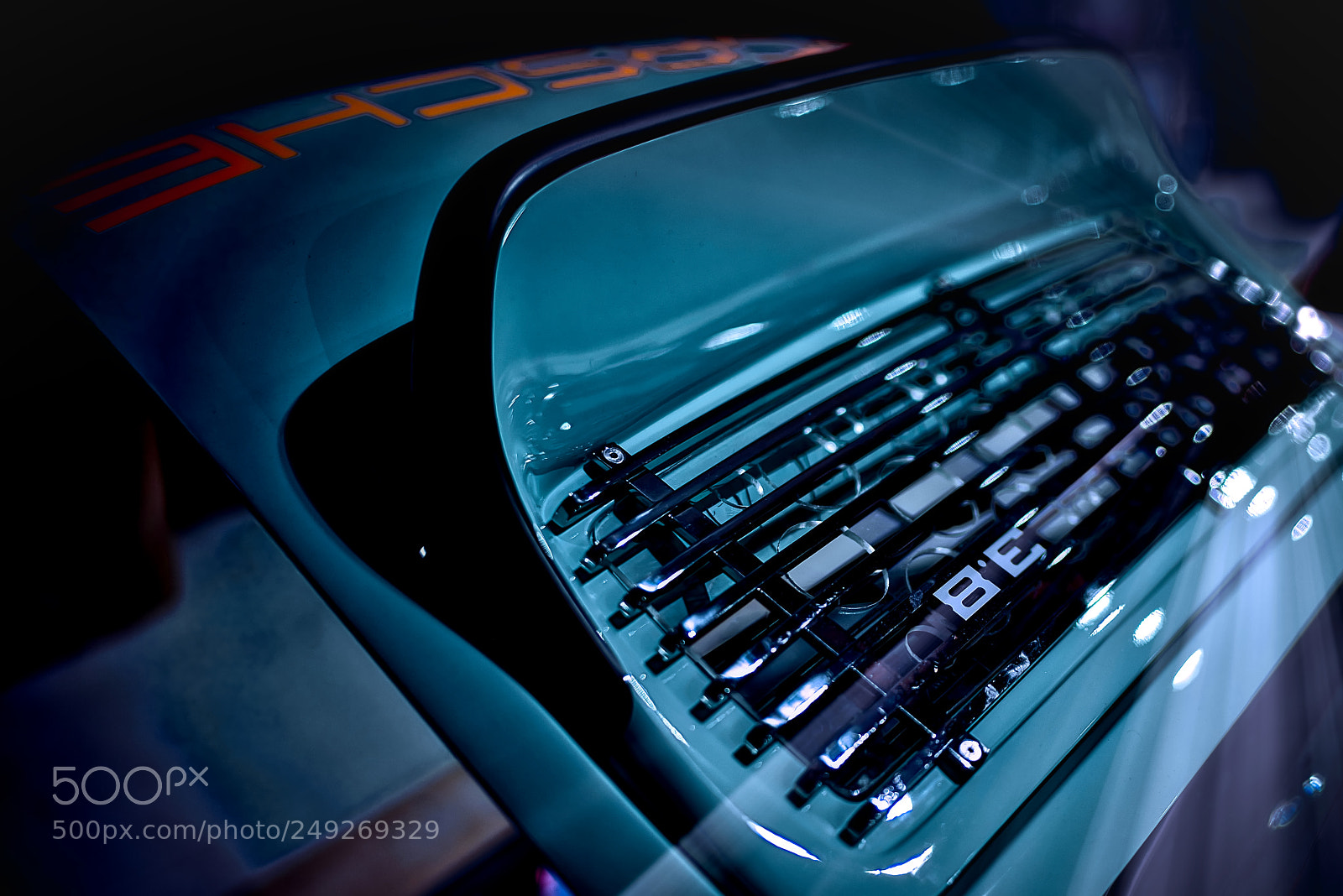 Sony a7R III sample photo. Porsche 911 carrera 2 coupe  hood photography