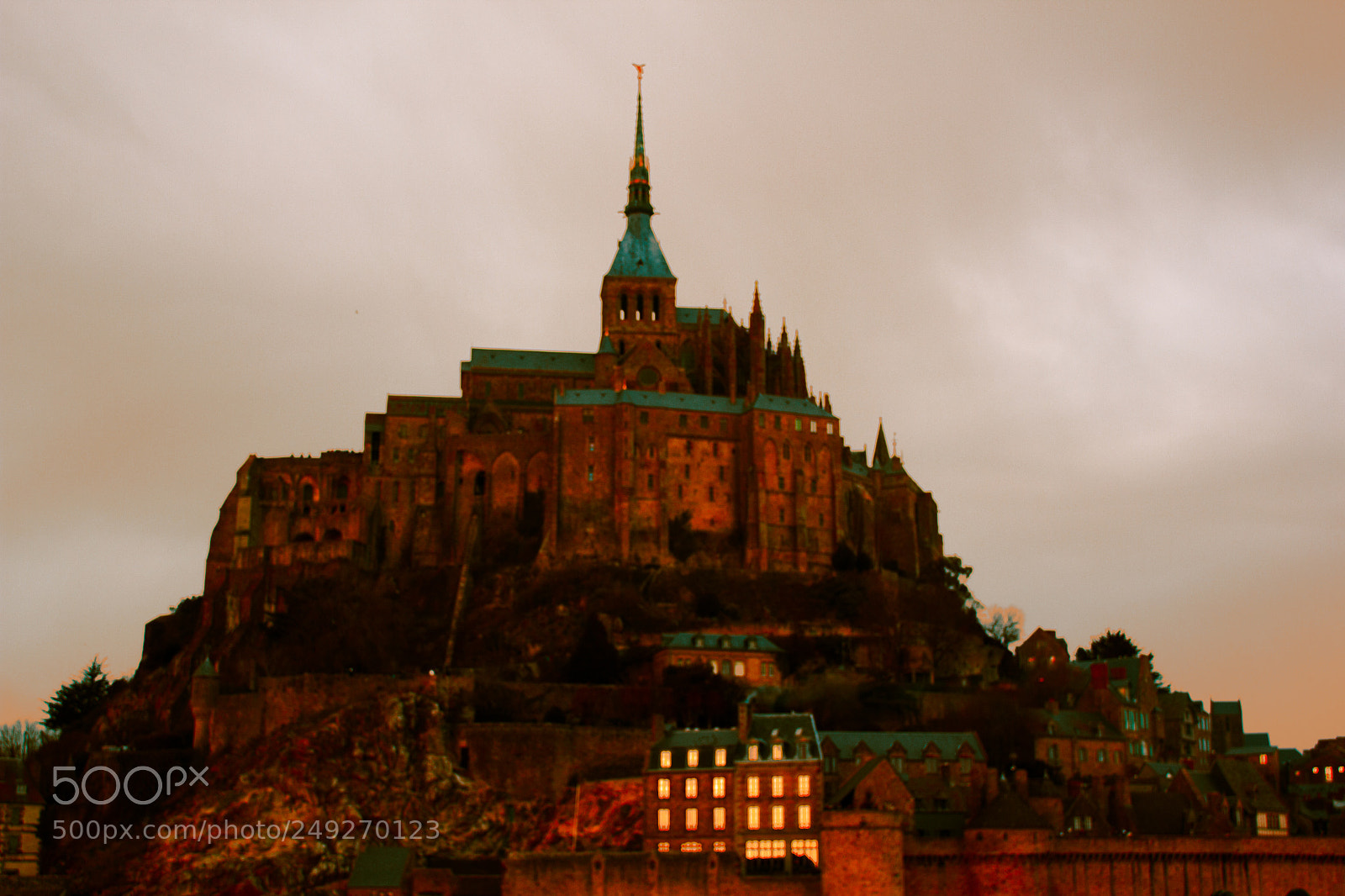 Canon EOS 550D (EOS Rebel T2i / EOS Kiss X4) sample photo. Mont saint michel sunset photography