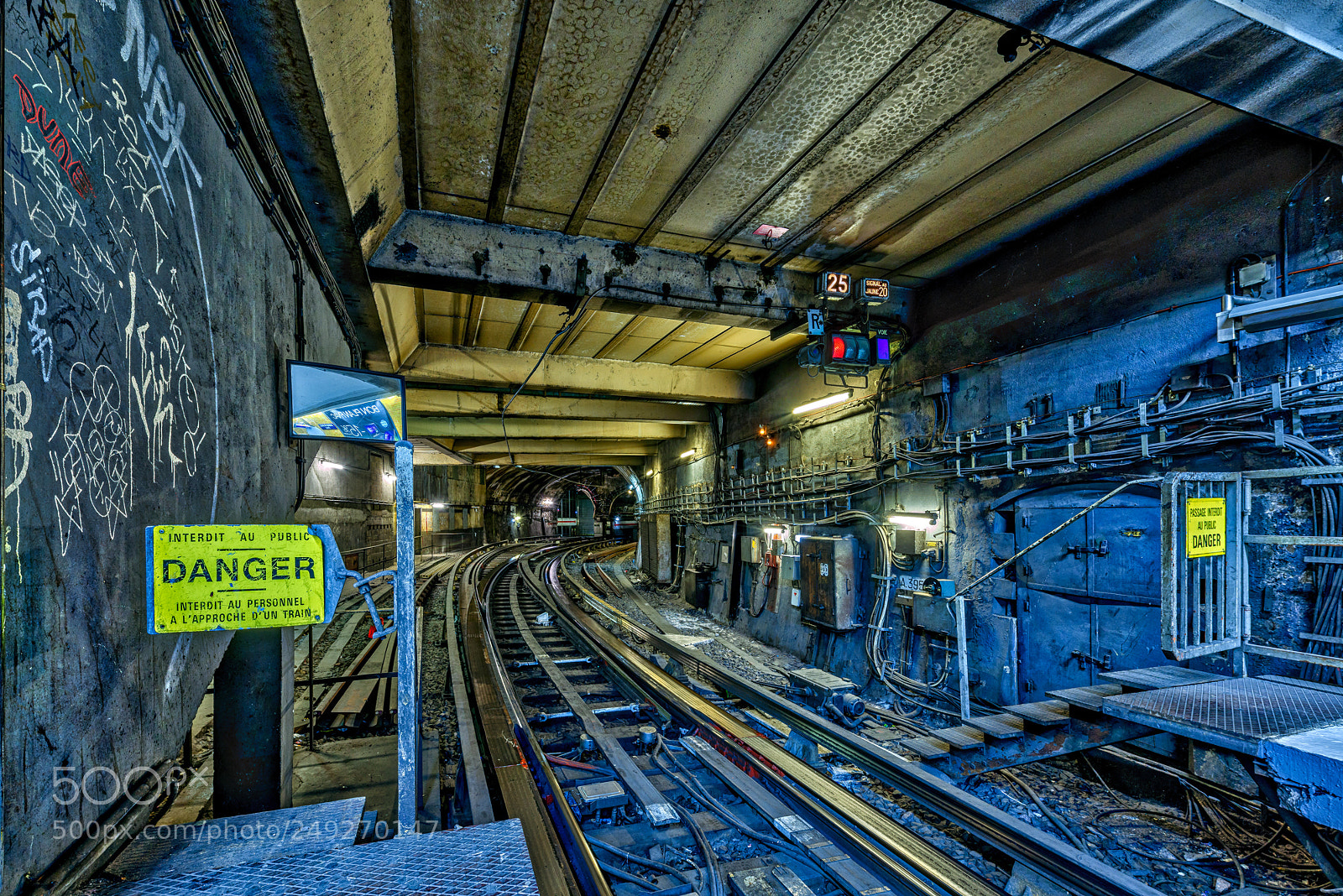 Nikon D810 sample photo. Metro, ... i lovit !!! photography