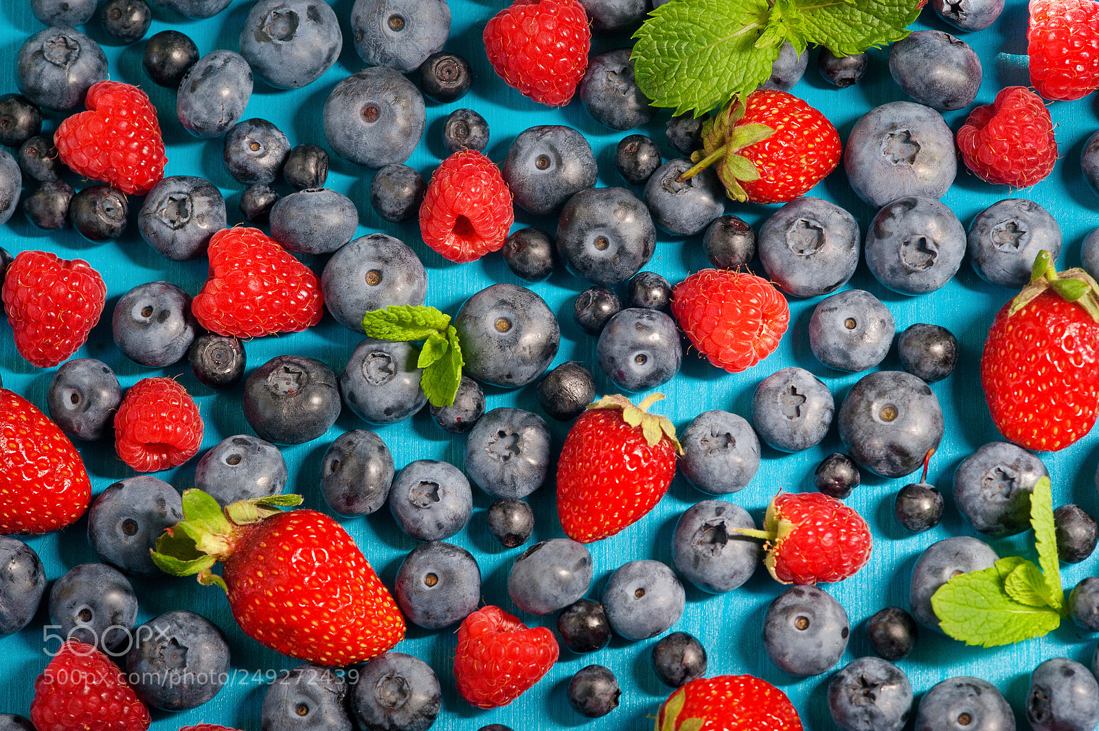 Nikon D700 sample photo. Berries background. strawberries, blueberry photography