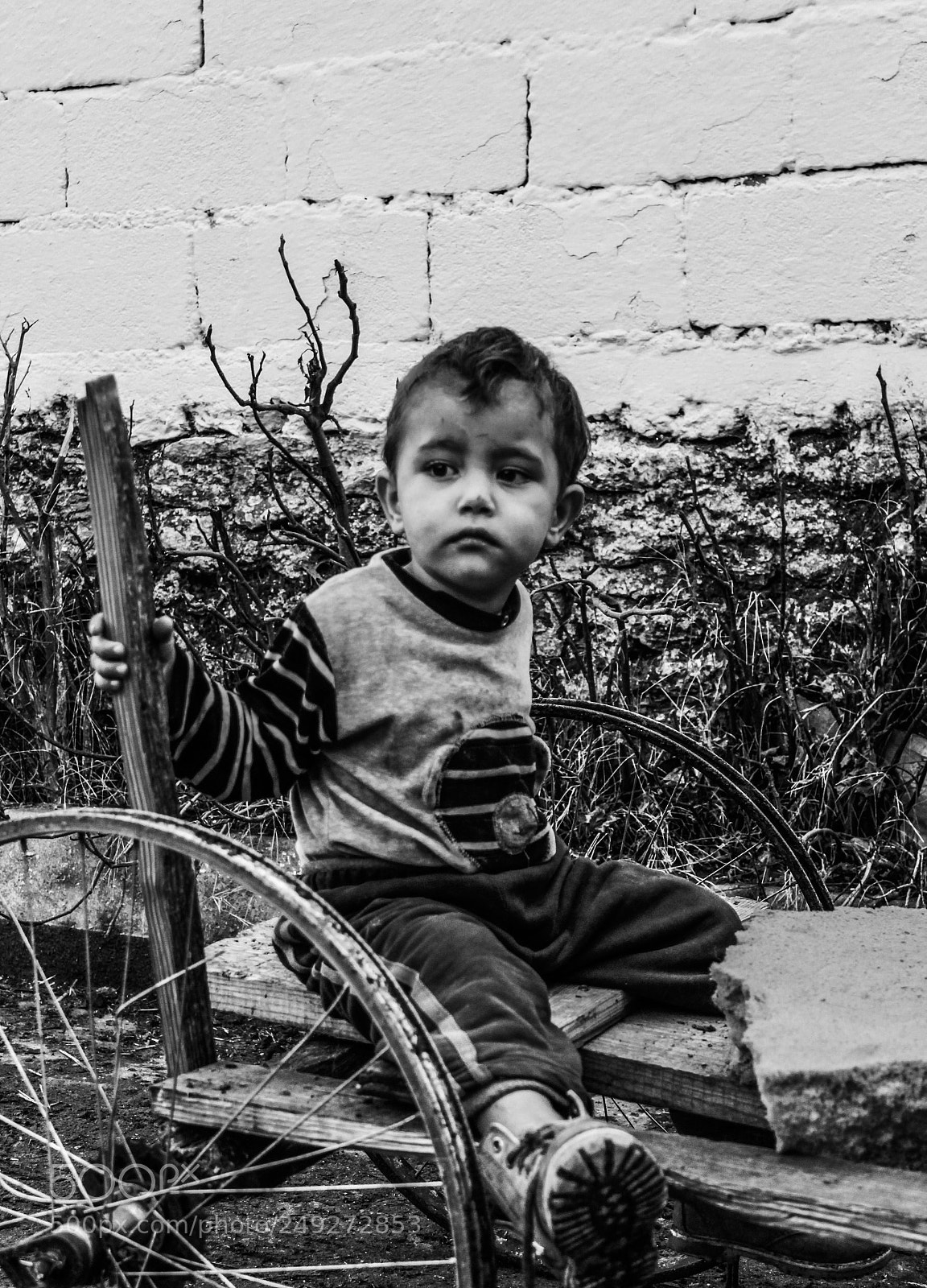 Canon EOS 650D (EOS Rebel T4i / EOS Kiss X6i) sample photo. Dirty child photography