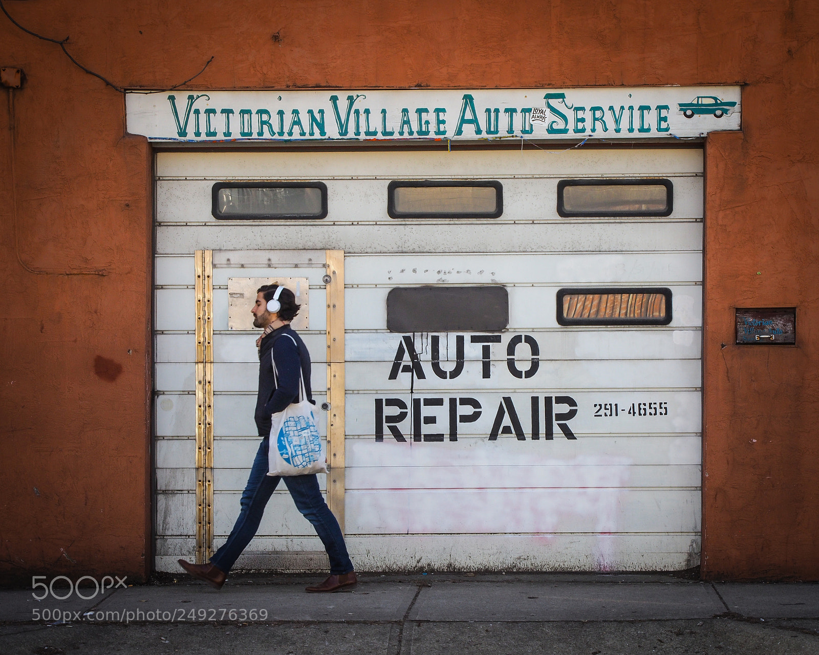 Olympus OM-D E-M10 II sample photo. Auto repair photography