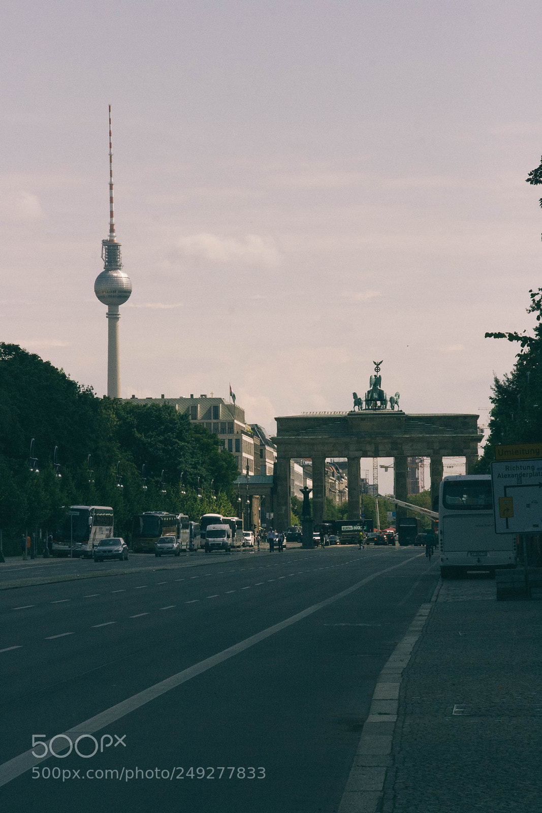 Canon EOS 400D (EOS Digital Rebel XTi / EOS Kiss Digital X) sample photo. View of brandenburg gate photography