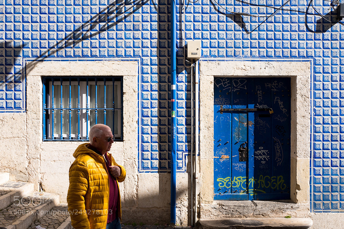 Leica Q (Typ 116) sample photo. Blue and yellow photography
