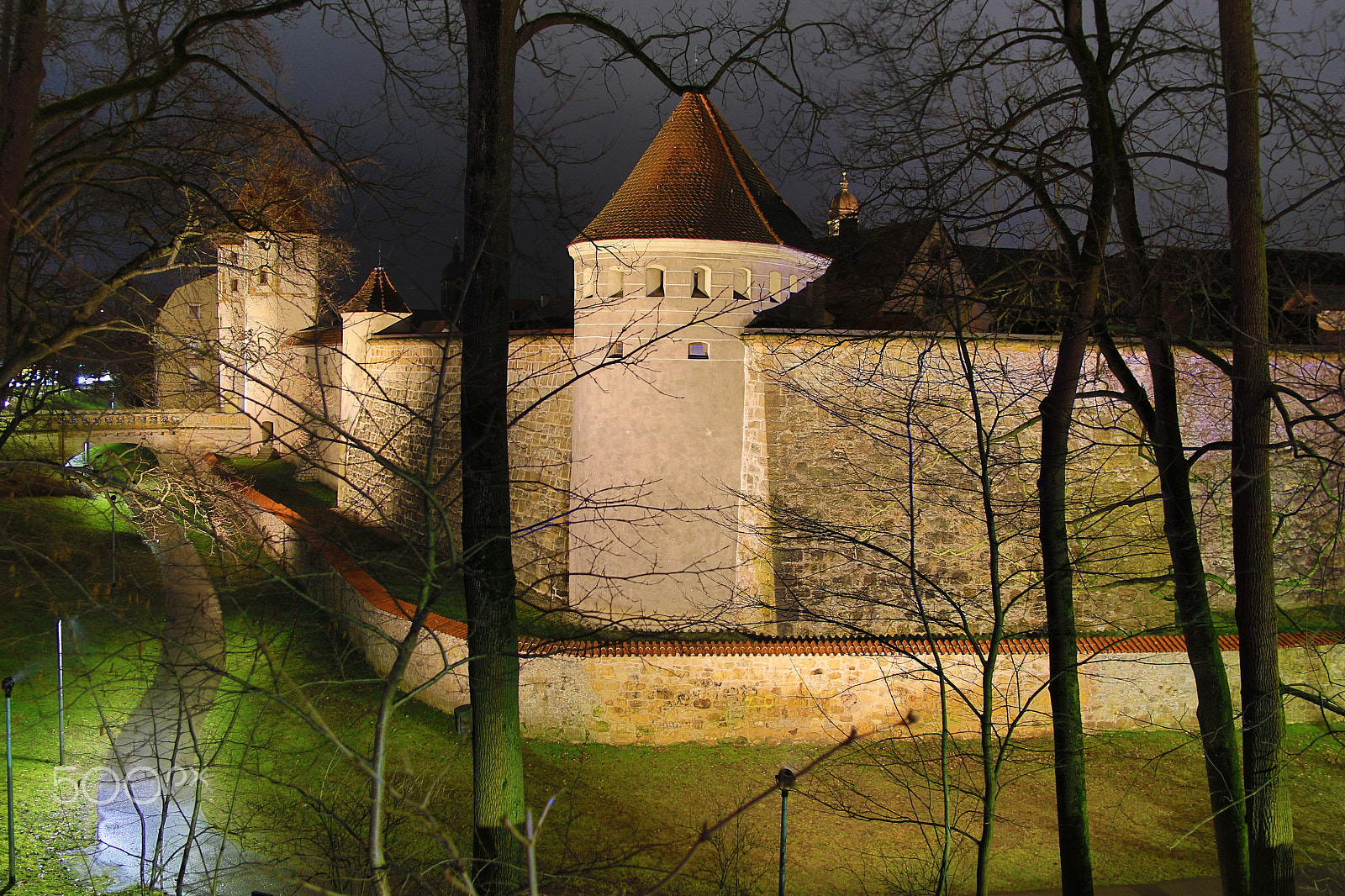 Canon EF-S 17-55mm F2.8 IS USM sample photo. Night at amberg photography