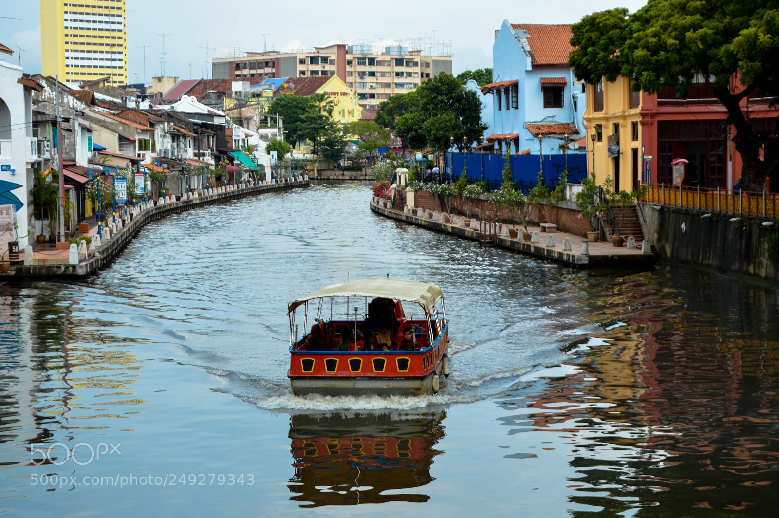 Nikon D3200 sample photo. River boat photography