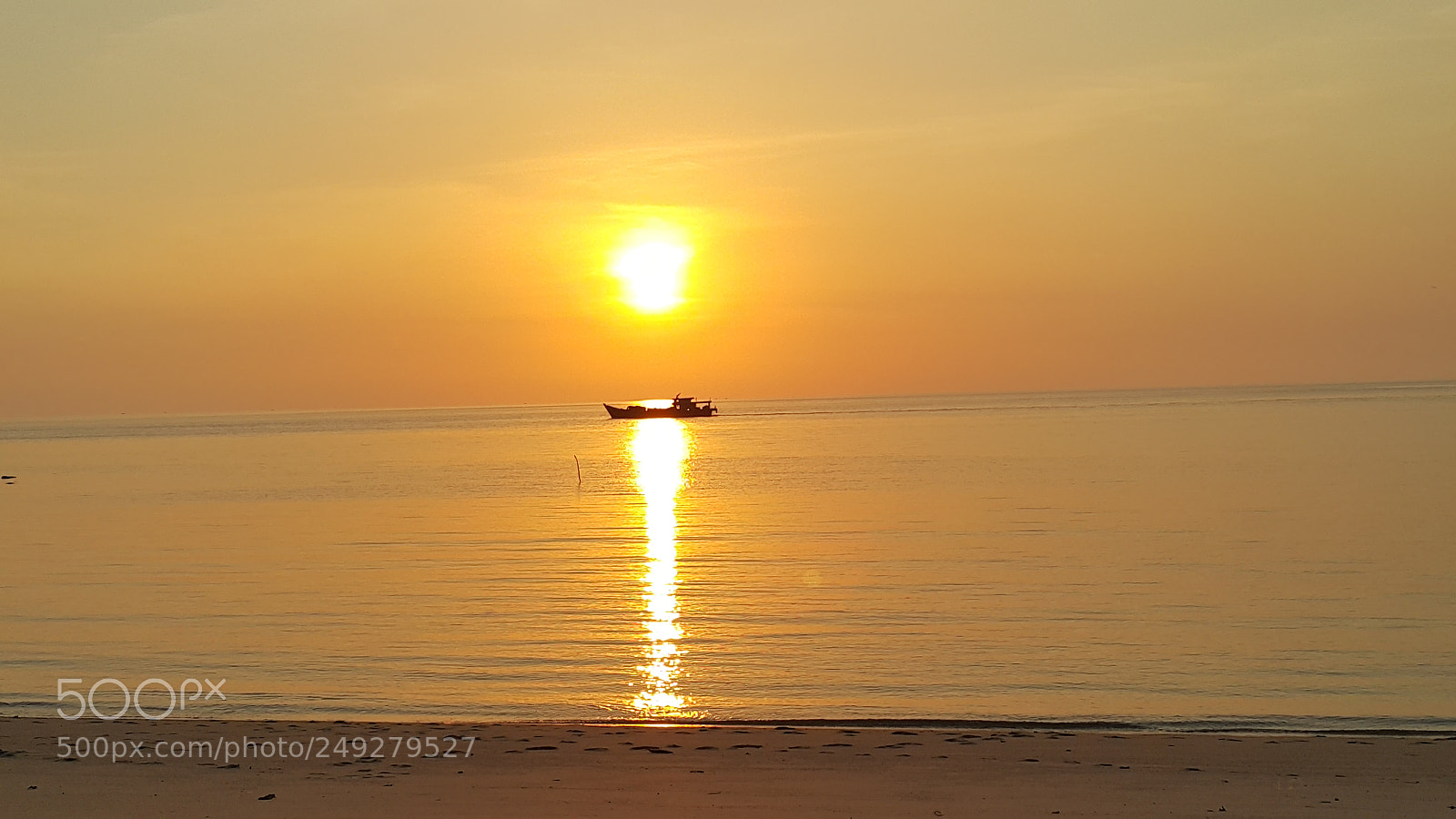 Samsung Galaxy Note4 sample photo. The fisherman boat the photography