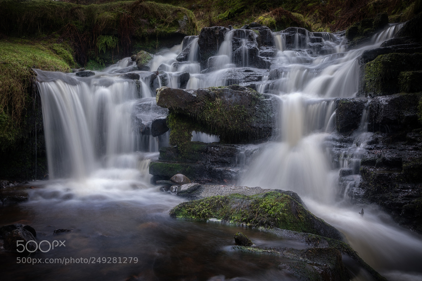Canon EOS 5D Mark IV sample photo. Over the rocks photography