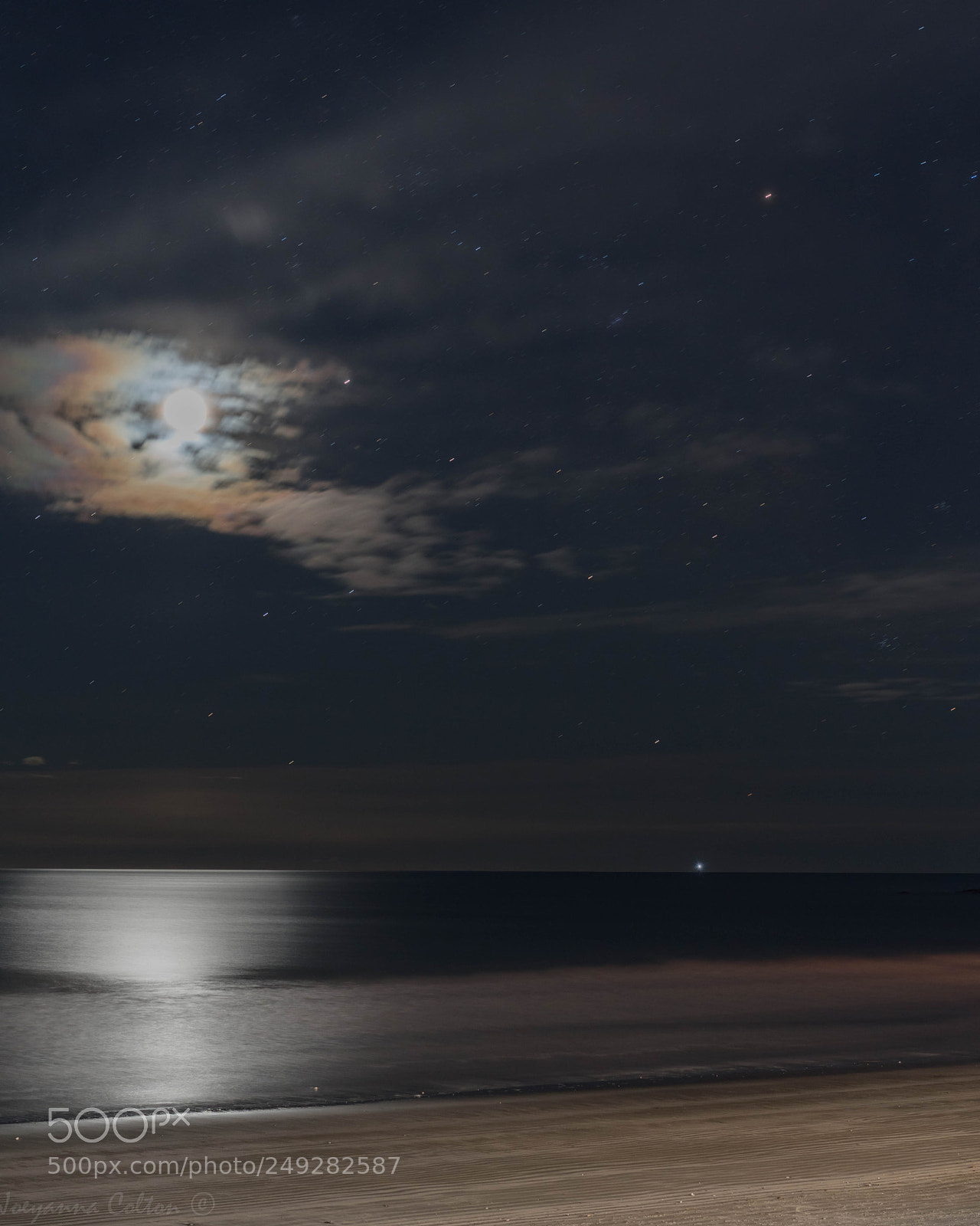 Sony a7R III sample photo. Moon vs. boon island photography