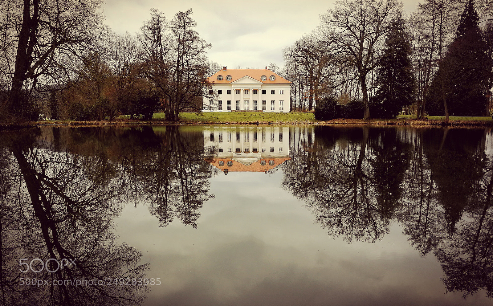 HUAWEI P10 sample photo. Castle by the lake photography