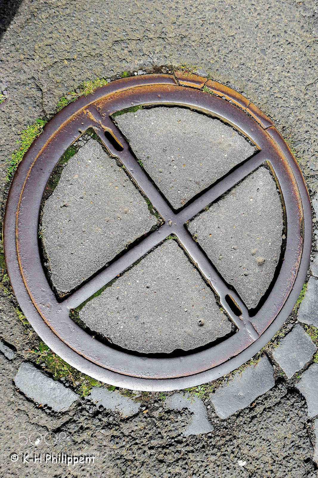 Canon PowerShot G3 X sample photo. Lich (germany) kanaldeckel photography