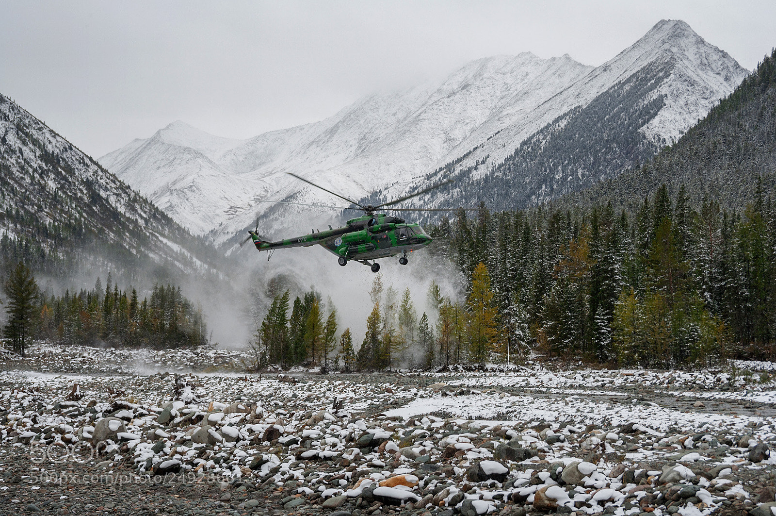 Canon EOS 350D (EOS Digital Rebel XT / EOS Kiss Digital N) sample photo. Helicopter in the mountains photography